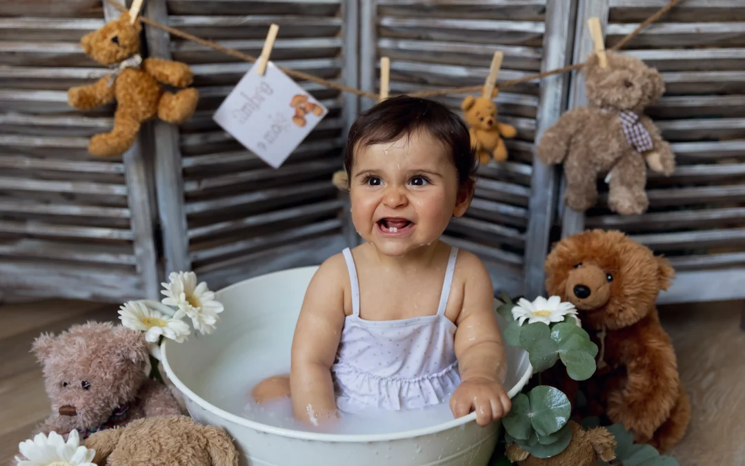 Séances Photo Bain de Lait : Un Moment Unique pour Bébé