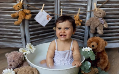 Séances Photo Bain de Lait : Un Moment Unique pour Bébé