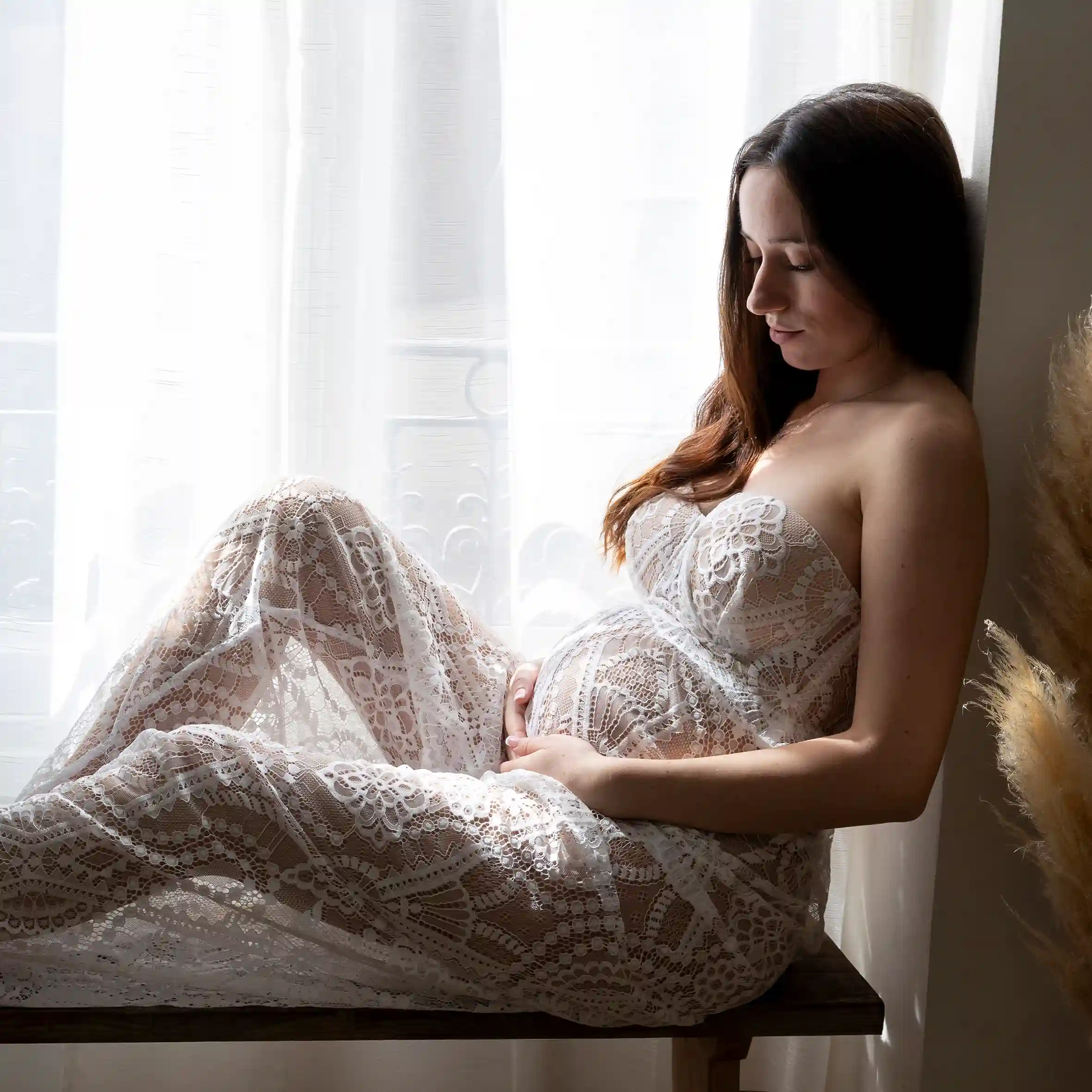 studio-grossesse-paca-nice.jpgc photo grossesse, future maman sur un banc