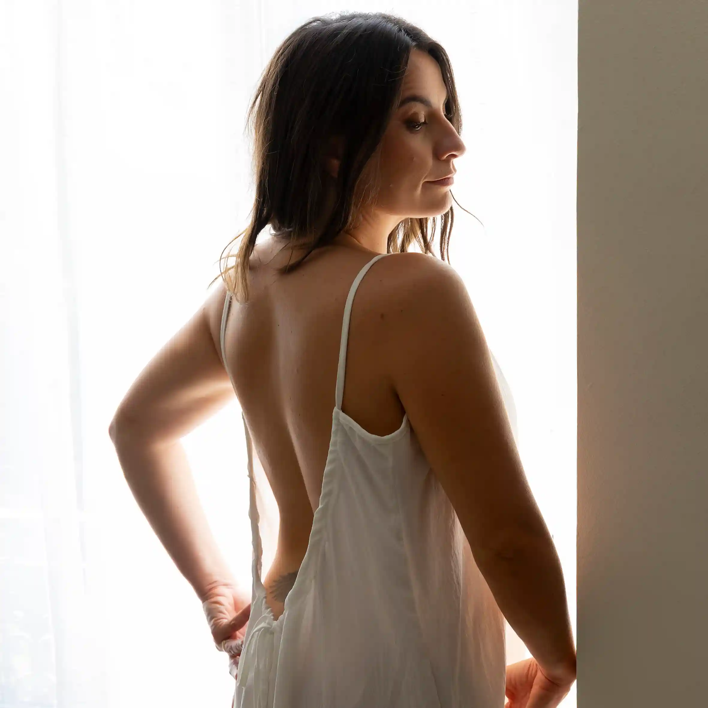 studio-nice-boudoir.jpgc photo boudoir, femme en décolté de dos